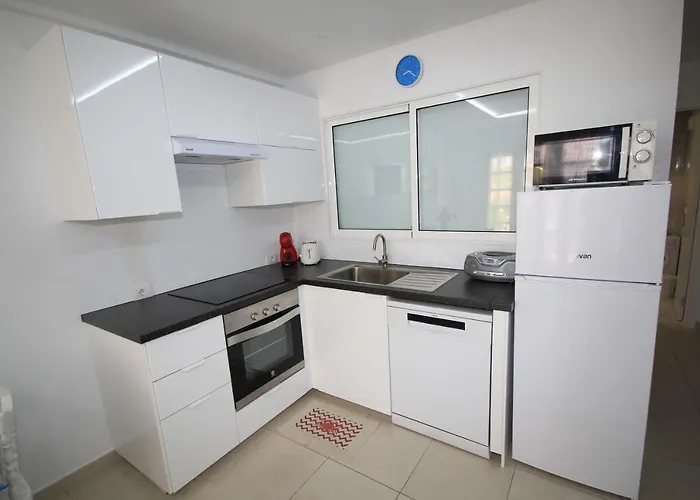 Americas - 2 Bedrooms - Flayla-a