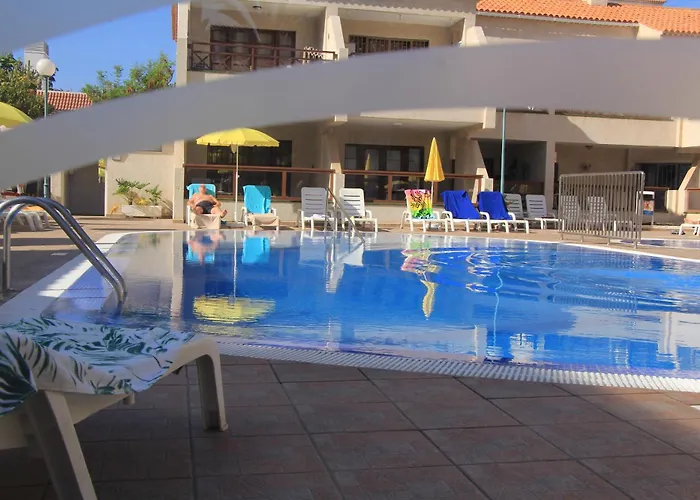 Americas - 2 Bedrooms - Flayla-a