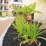 Americas - 2 Bedrooms - Flayla-a